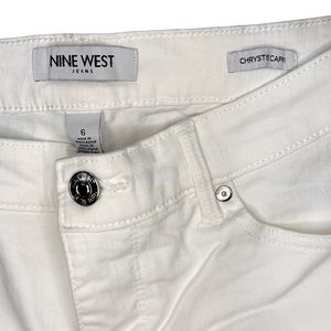 NWOT NINE WEST 5 Pocket Christi Capri’s White Size 6